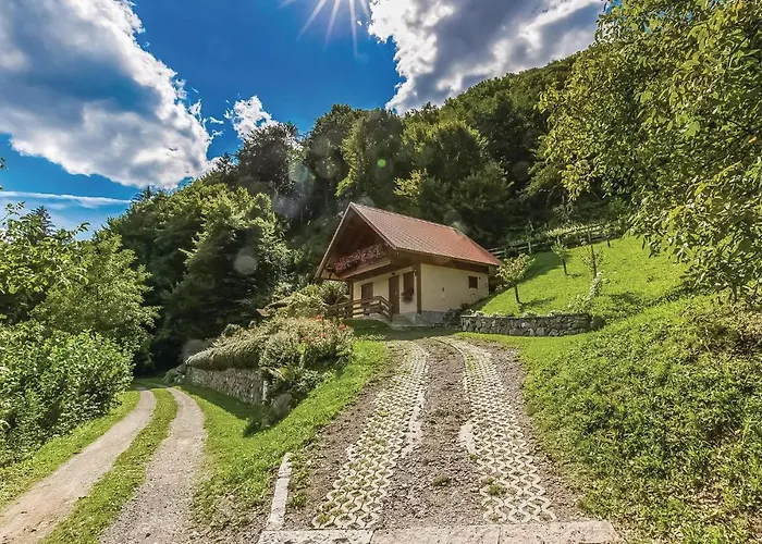 2 Bedroom Stunning Home In Lukovdol 사진