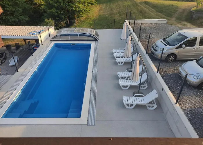 Druzinski Apartmaji Judnic Adlesici foto