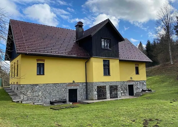 Фото Вилла Kozler Estate Kocevska Reka