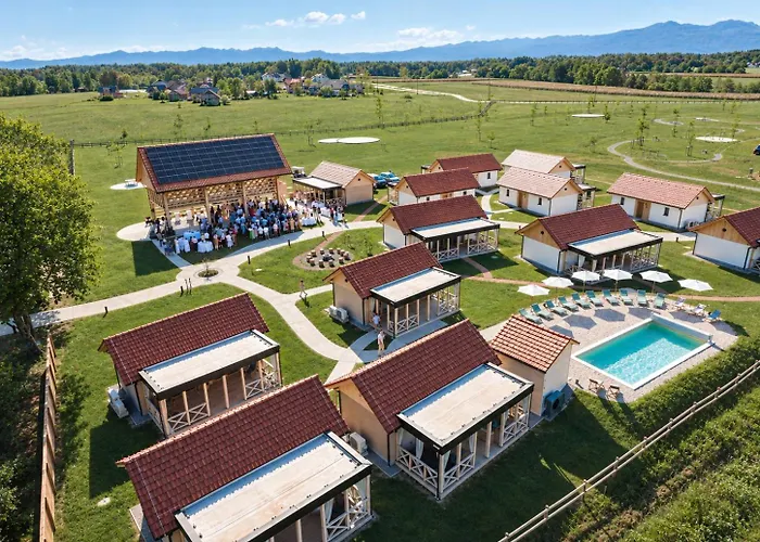 Resort Village Majer - Pocitniske Hiske, Apartmaji, Suite fotoğrafı