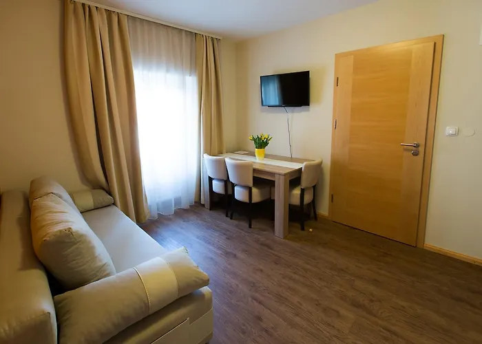 Hotel Sluga Trzic photo